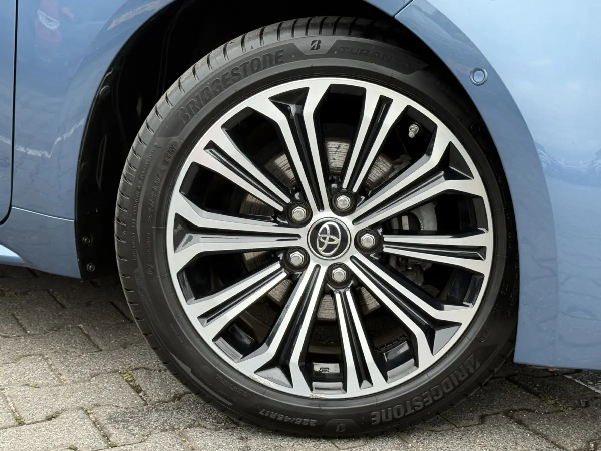 1.8 Hybrid Dynamic | ACC | CarPlay | Camera | Keyless | 17 inch