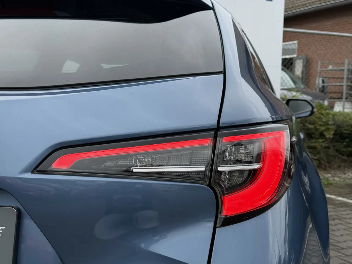 1.8 Hybrid Dynamic | ACC | CarPlay | Camera | Keyless | 17 inch