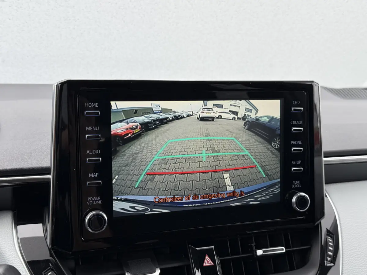 1.8 Hybrid Dynamic | ACC | CarPlay | Camera | Keyless | 17 inch