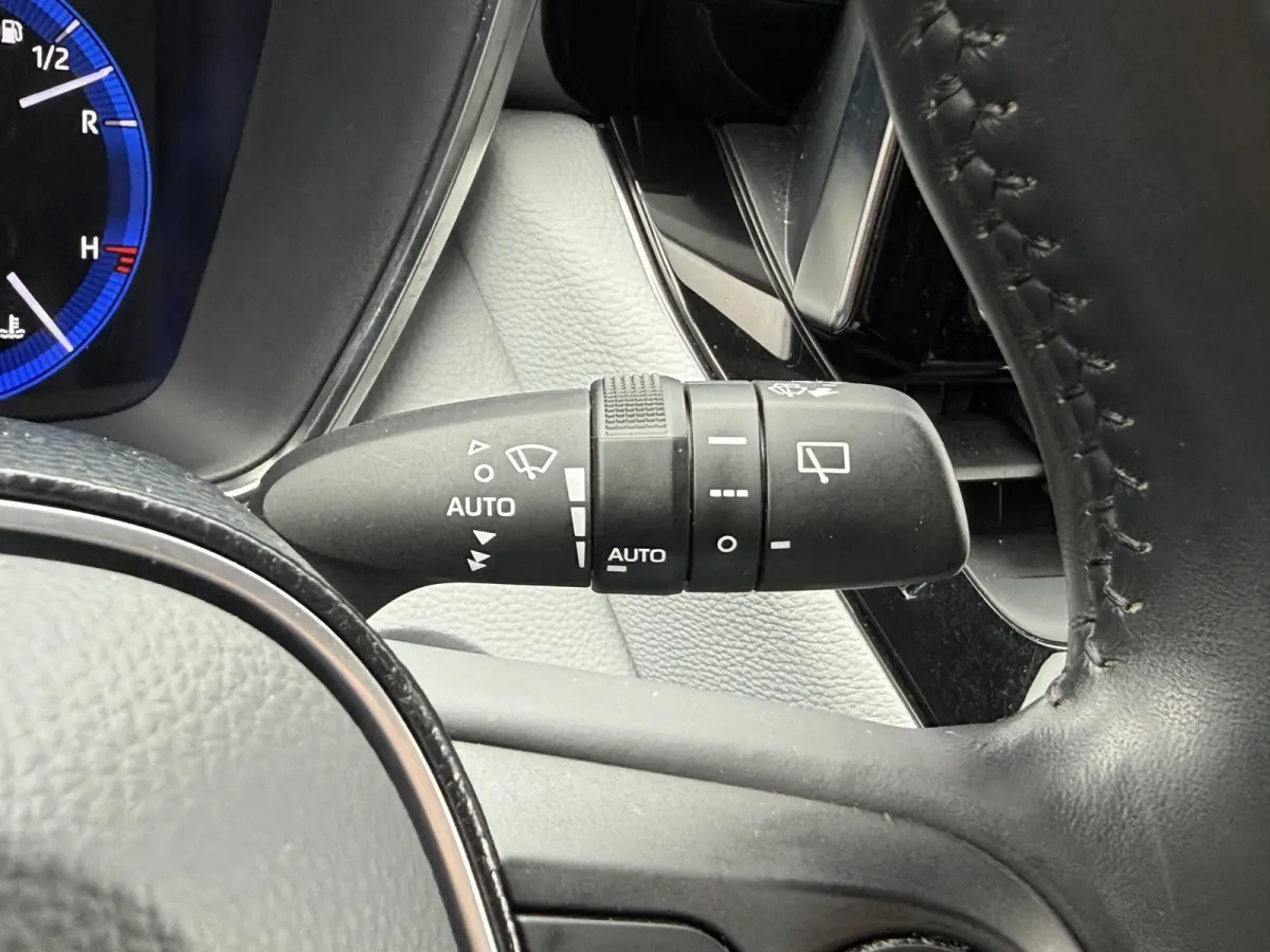 1.8 Hybrid Dynamic | ACC | CarPlay | Camera | Keyless | 17 inch