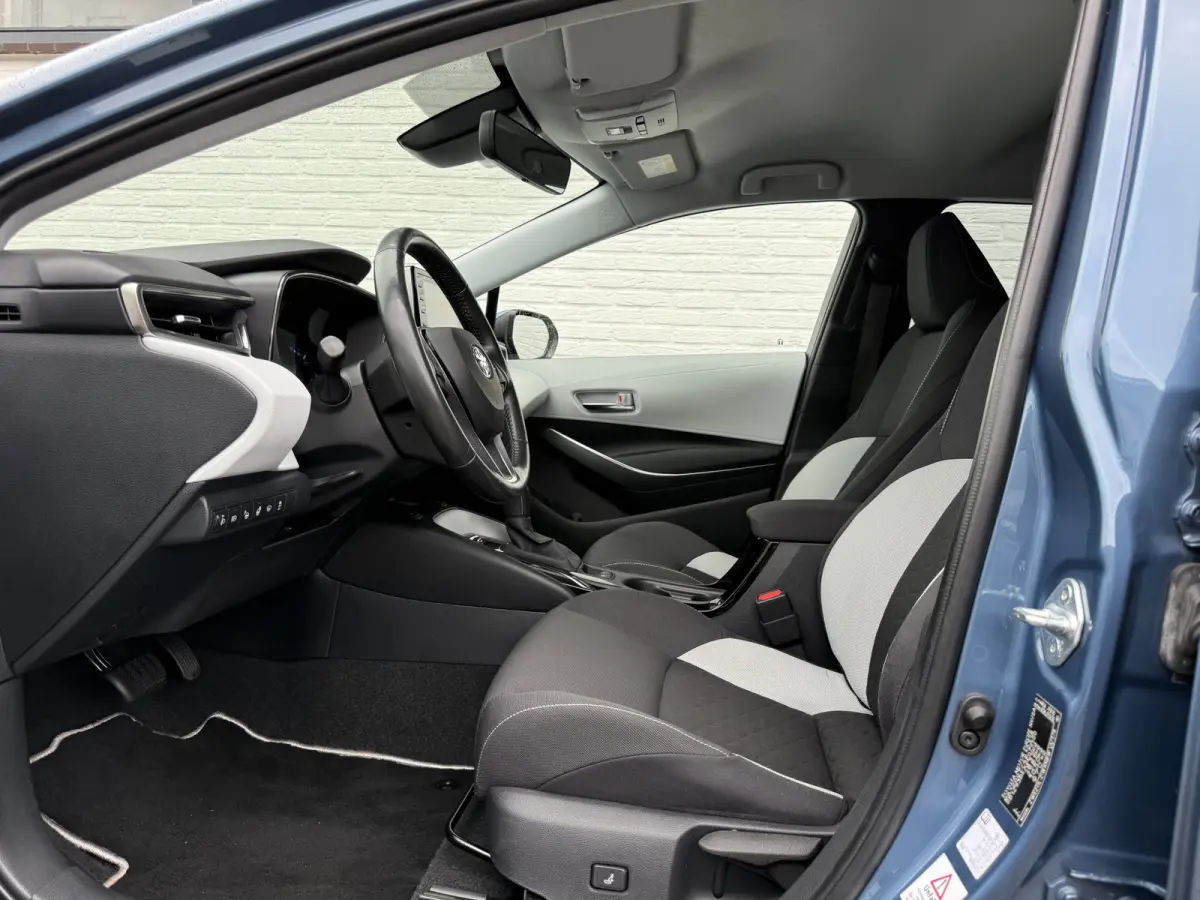 1.8 Hybrid Dynamic | ACC | CarPlay | Camera | Keyless | 17 inch