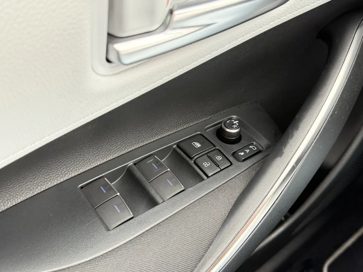1.8 Hybrid Dynamic | ACC | CarPlay | Camera | Keyless | 17 inch