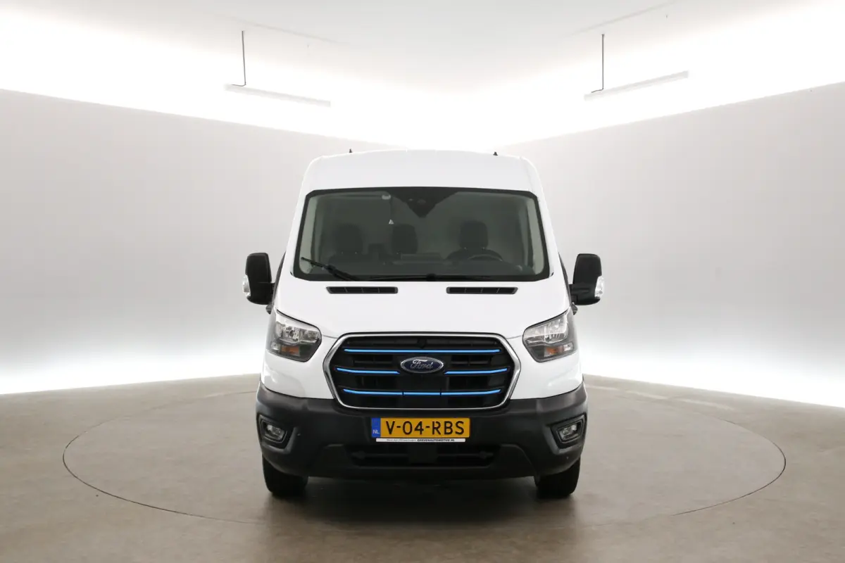 L3H2 68 kWh 184PK | Snelladen | SOH 94% | 360° Camera | Clima | Carplay | 3 Zits | Navi | Parkeersens.