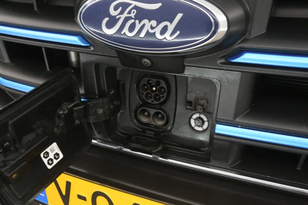 L3H2 68 kWh 184PK | Snelladen | SOH 94% | 360° Camera | Clima | Carplay | 3 Zits | Navi | Parkeersens.