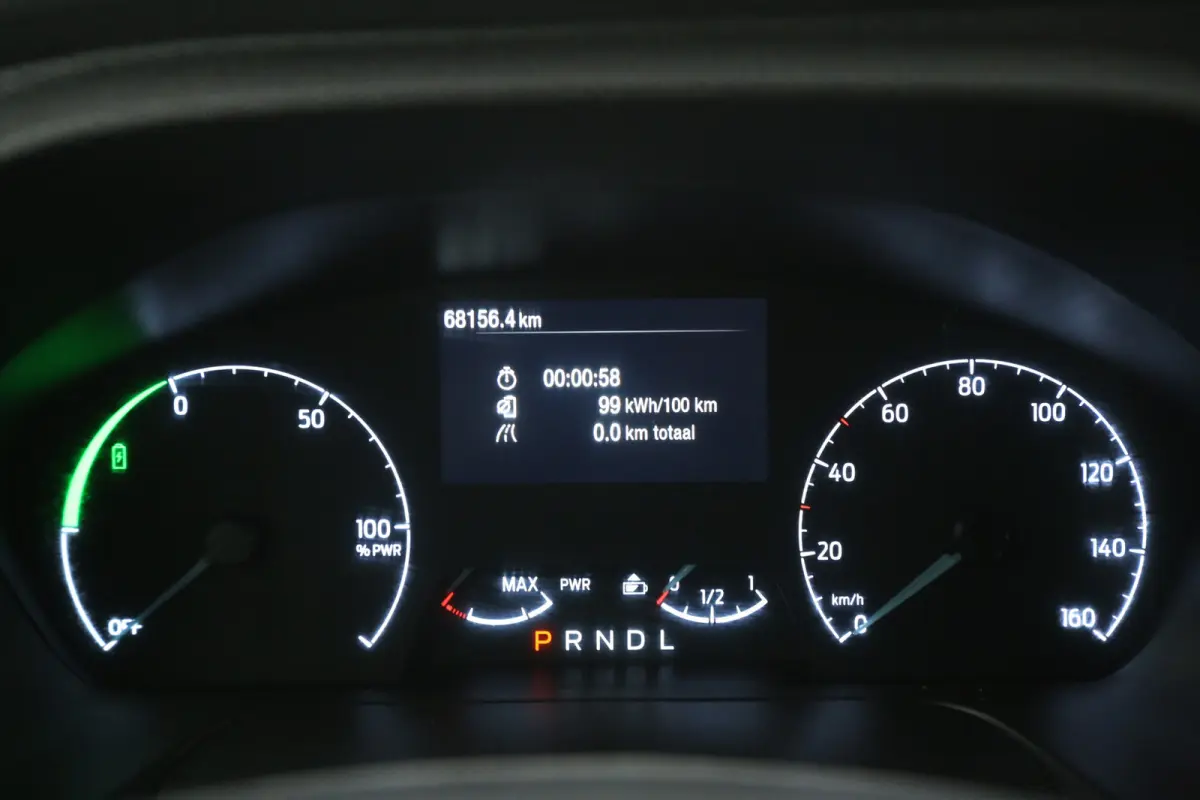 L3H2 68 kWh 184PK | Snelladen | SOH 94% | 360° Camera | Clima | Carplay | 3 Zits | Navi | Parkeersens.