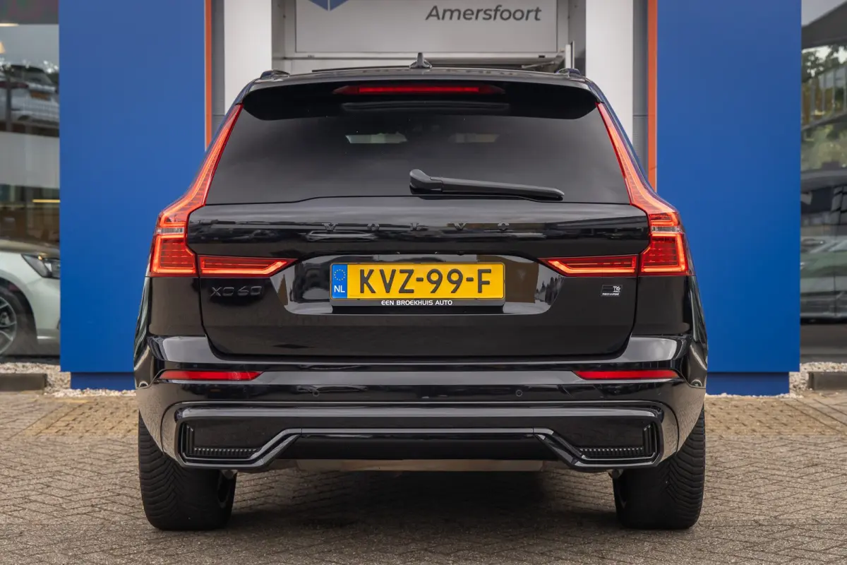 2.0 T6 Plug-in hybrid AWD Plus Black Edition | Harman/Kardon | Elektrisch panorama-dak | Full-LED | Apple Carplay/Android Auto | Elektrisch bedienbare achterklep | Achteruitrijcamera | Apple