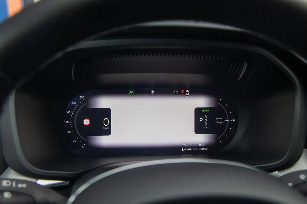 2.0 T6 Plug-in hybrid AWD Plus Black Edition | Harman/Kardon | Elektrisch panorama-dak | Full-LED | Apple Carplay/Android Auto | Elektrisch bedienbare achterklep | Achteruitrijcamera | Apple