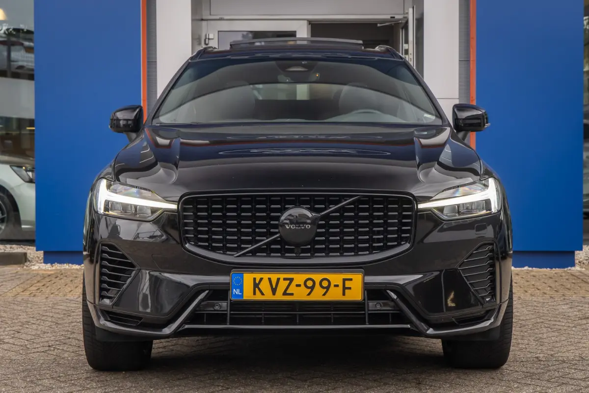 2.0 T6 Plug-in hybrid AWD Plus Black Edition | Harman/Kardon | Elektrisch panorama-dak | Full-LED | Apple Carplay/Android Auto | Elektrisch bedienbare achterklep | Achteruitrijcamera | Apple