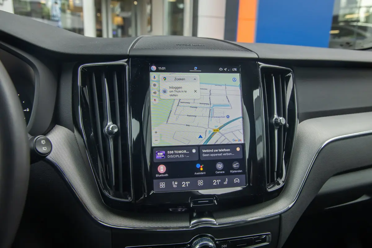 2.0 T6 Plug-in hybrid AWD Plus Black Edition | Harman/Kardon | Elektrisch panorama-dak | Full-LED | Apple Carplay/Android Auto | Elektrisch bedienbare achterklep | Achteruitrijcamera | Apple