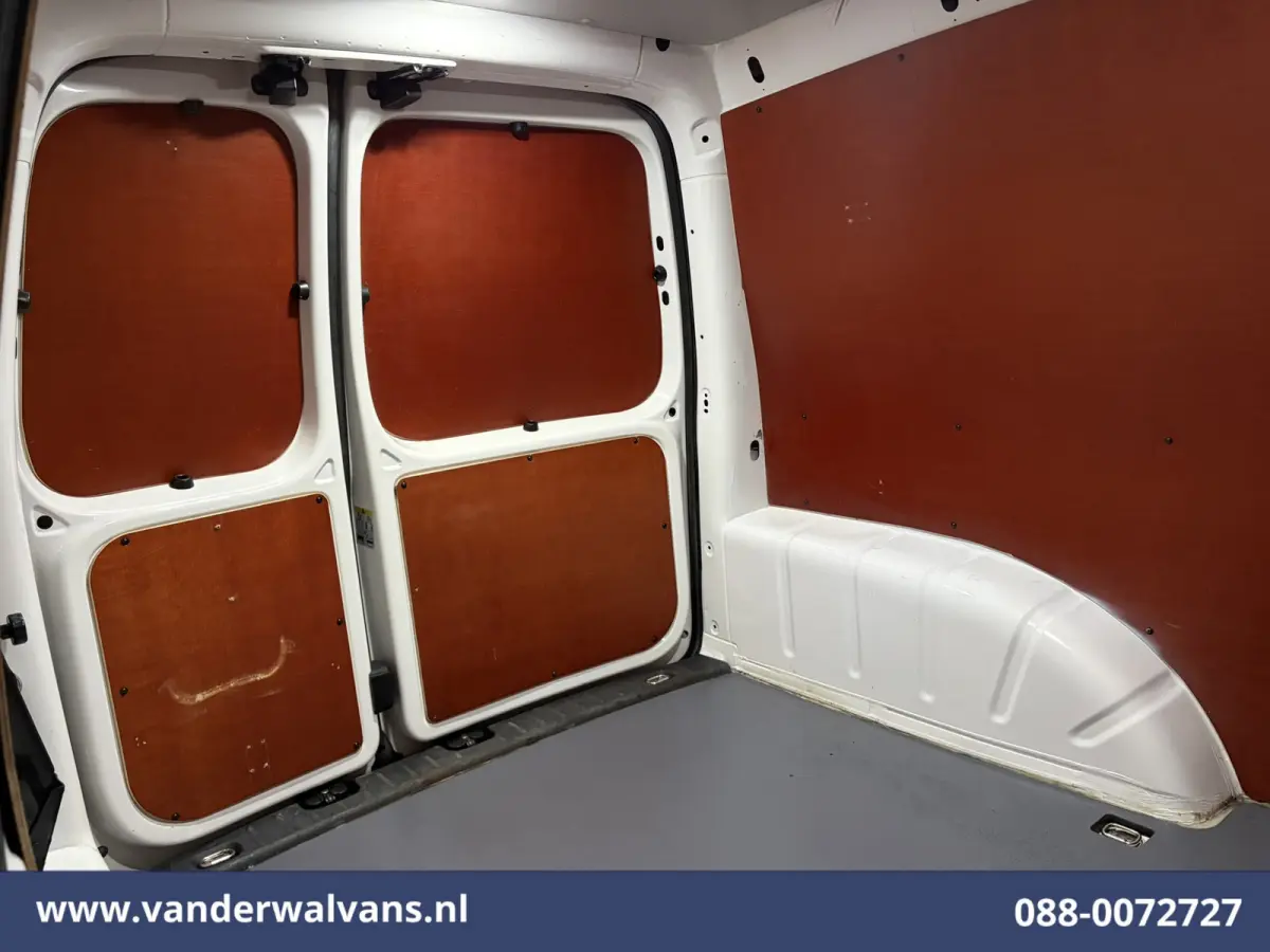 2.0 TDI L1H1 Euro6 Airco | Navigatie | LED | Apple Carplay | Cruisecontrol | 1400kg Trekhaak Android Auto, Parkeersensoren