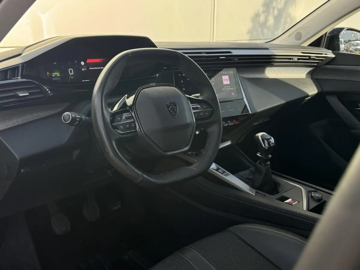 1.2 PureTech Allure | Camera | Navigatie | Adaptieve Cruise Control | Apple Carplay/Android Auto