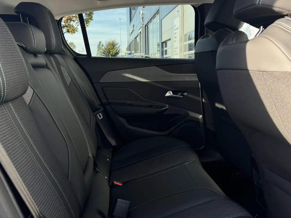 1.2 PureTech Allure | Camera | Navigatie | Adaptieve Cruise Control | Apple Carplay/Android Auto