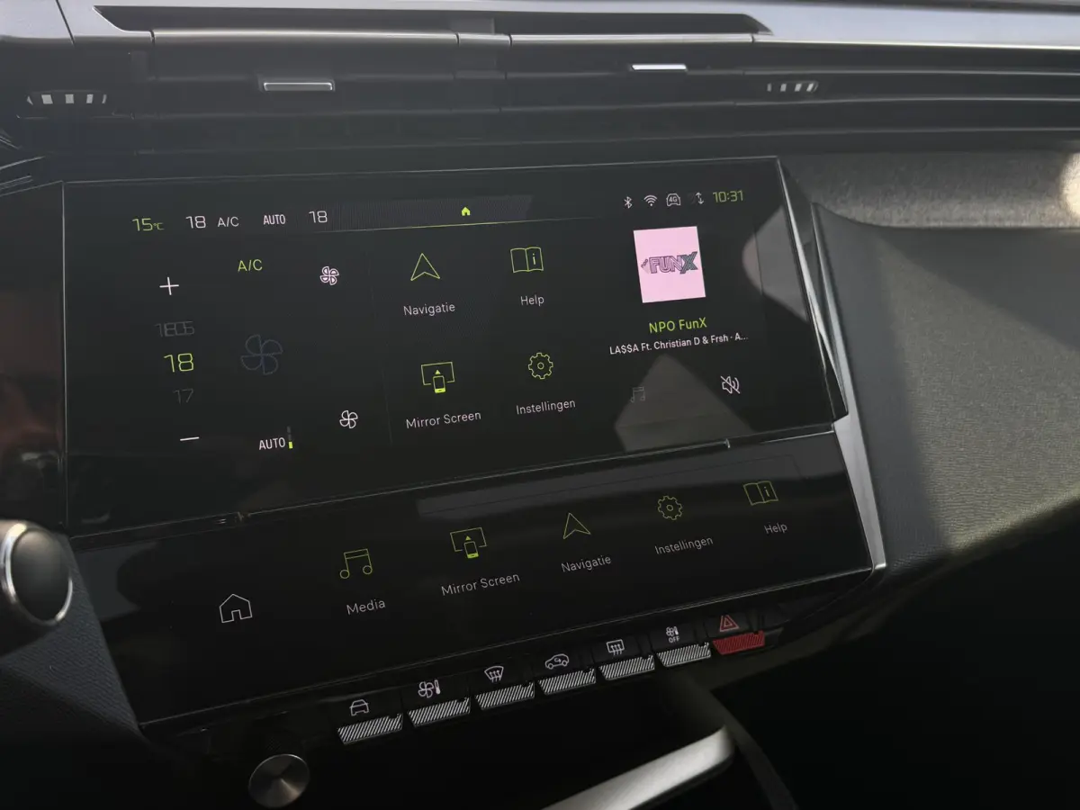 1.2 PureTech Allure | Camera | Navigatie | Adaptieve Cruise Control | Apple Carplay/Android Auto