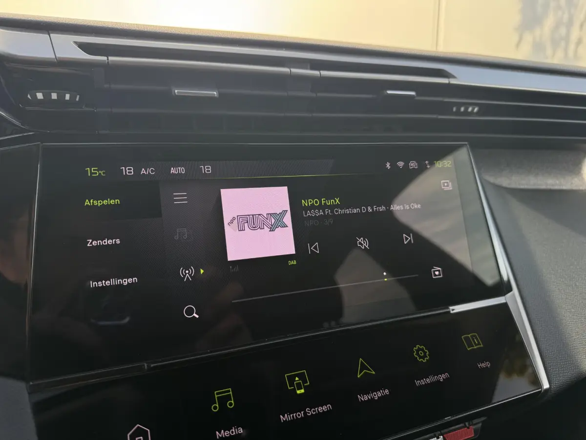 1.2 PureTech Allure | Camera | Navigatie | Adaptieve Cruise Control | Apple Carplay/Android Auto