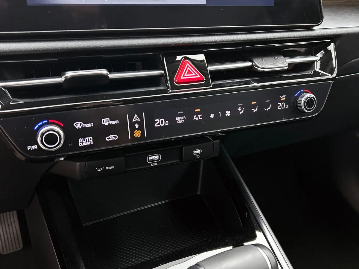 1.6 GDi Hybrid DynamicLine CAMERA | NAVI & CARPLAY  | STOF-LEER