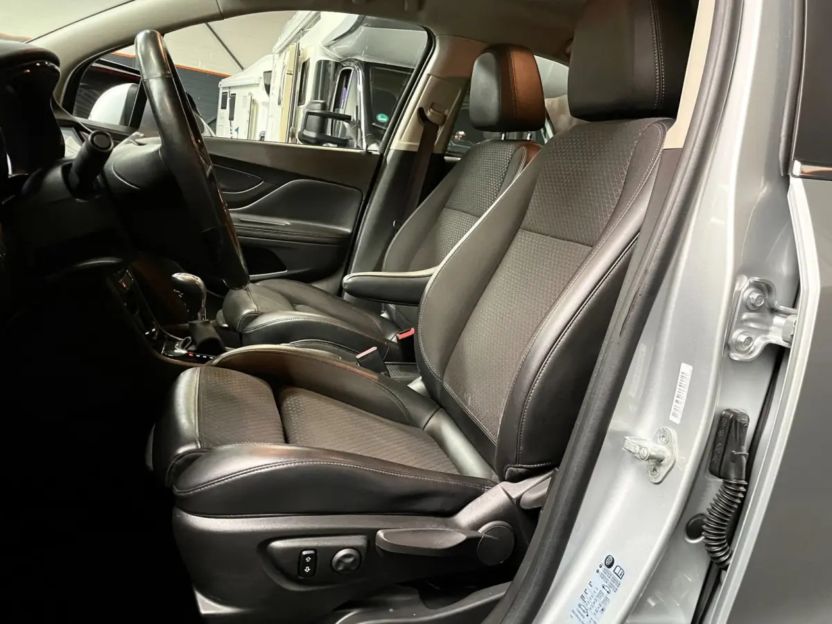 1.4 Turbo Online Edition NAVI LEER AIRCO AUTOMAAT
