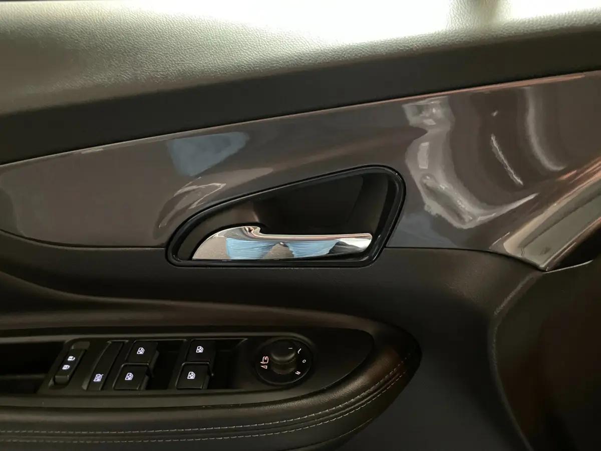 1.4 Turbo Online Edition NAVI LEER AIRCO AUTOMAAT
