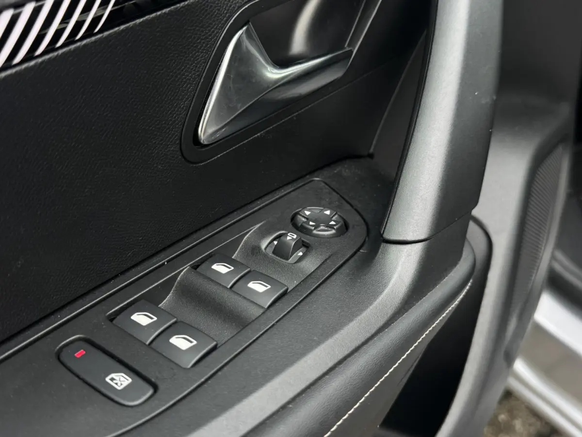 1.2 PureTech 130 Allure | Camera | Cruise Control | 1e eigenaar | Apple Carplay/Android Auto