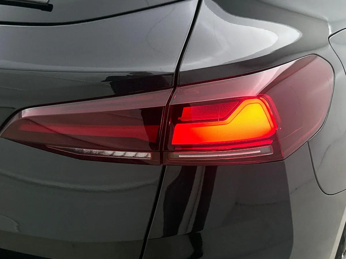 218i BLACK-LINE | CAMERA | EL-ACHTERKLEP