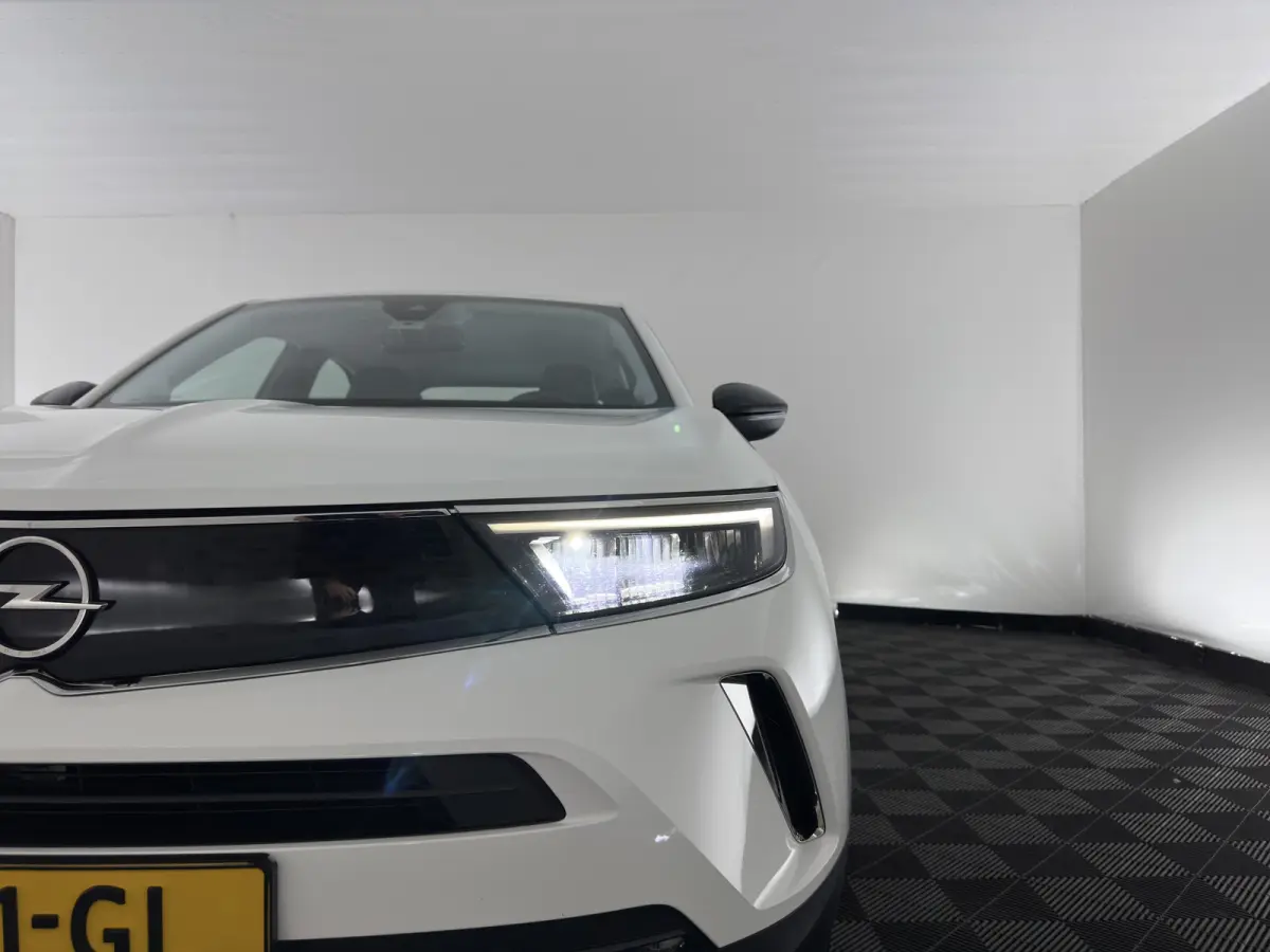 Elegance 50-kWh (3-Fase-11kW) {SoH-99%} Aut. *HEATPUMP | DIGI-COCKPIT | FULL-LED | CARPLAY | COMFORTSEATS | CAMERA | KEYLESS | DAB+ | ECC | CCS-FASTLOADER | CRUISE | 17''ALU*