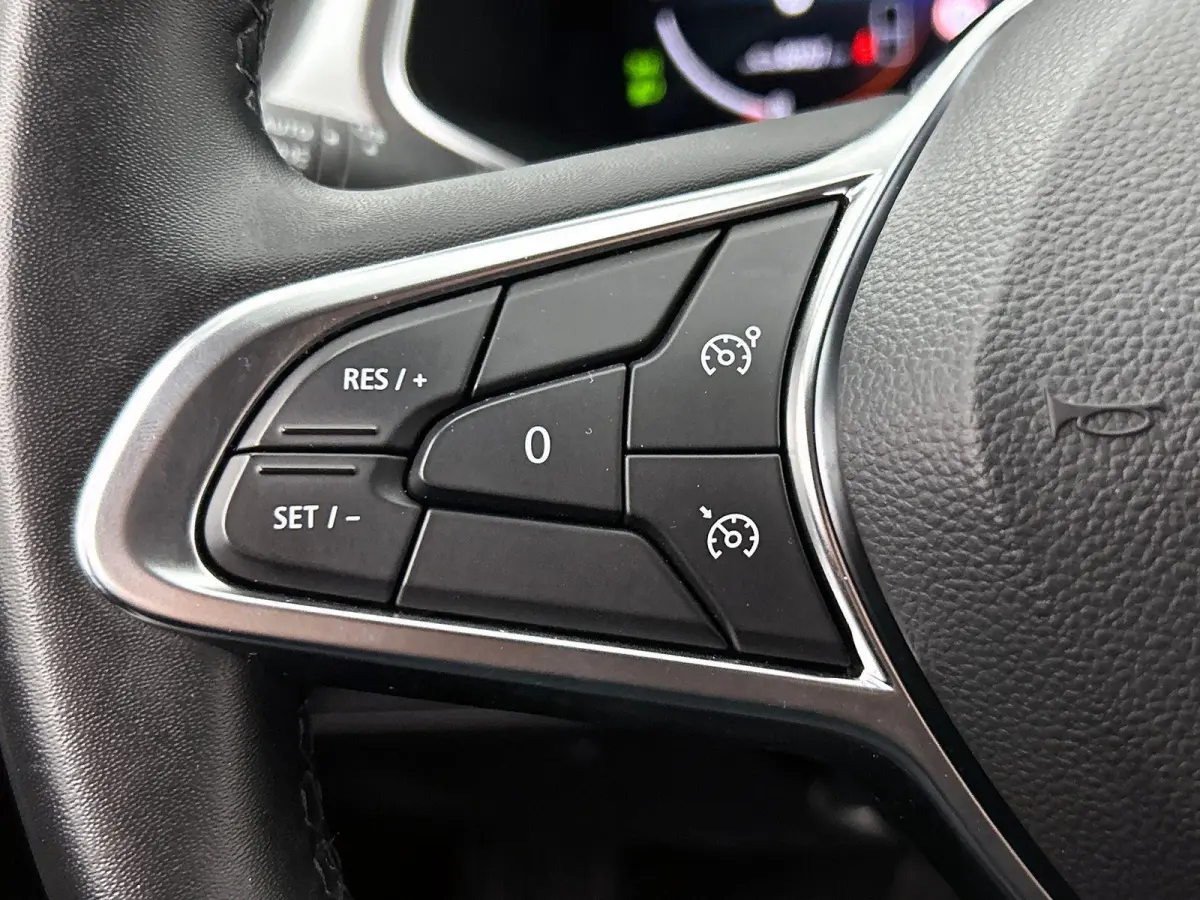 1.6 E-Tech plug-in hybrid 160 techno NAVI & CARPLAY | CRUISE