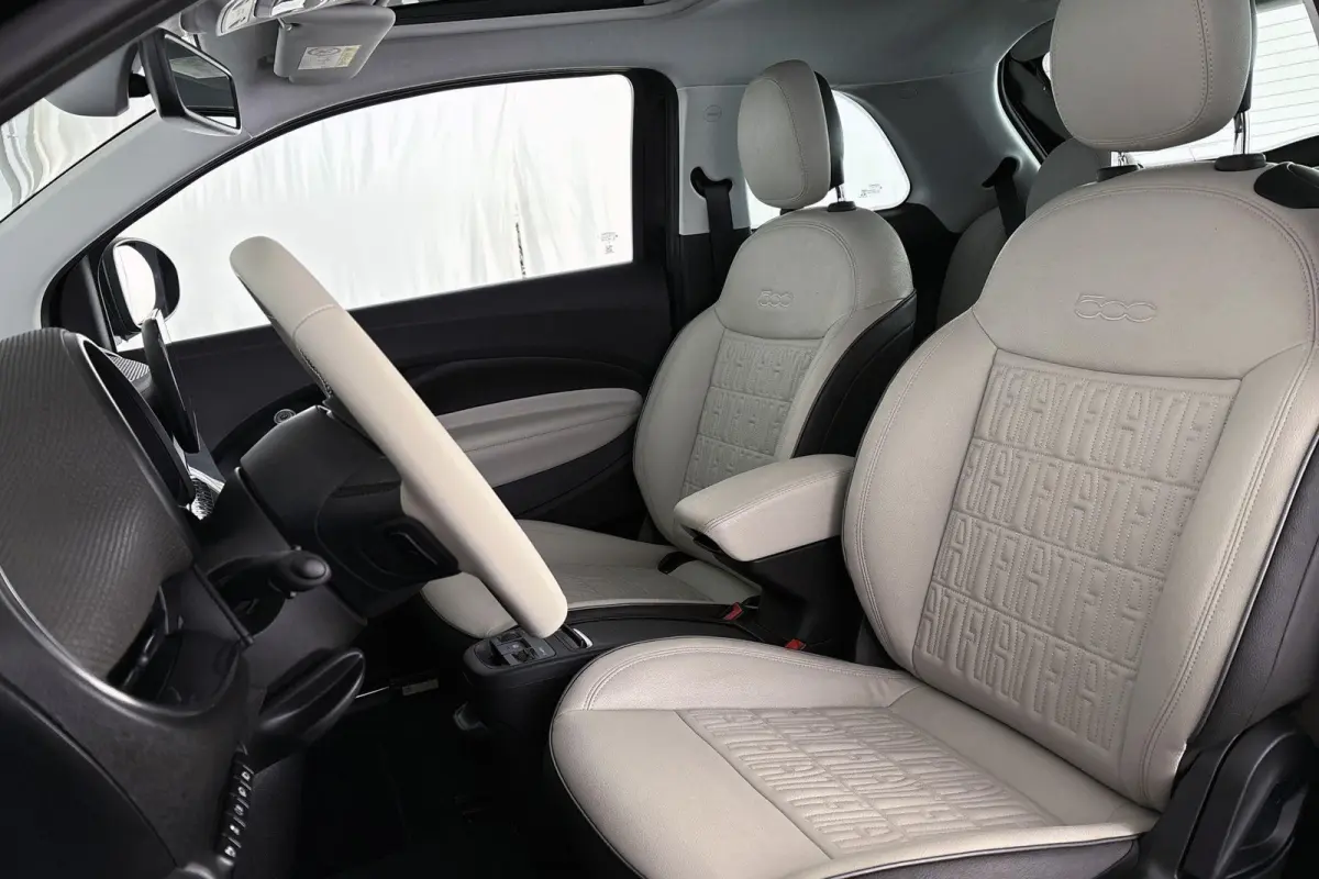 La Prima 42 kWh Pano Leder Stoelverwarming JBL Camera Apple CarPlay
