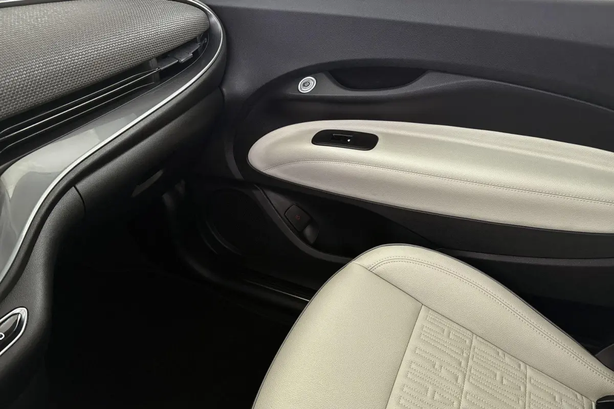 La Prima 42 kWh Pano Leder Stoelverwarming JBL Camera Apple CarPlay