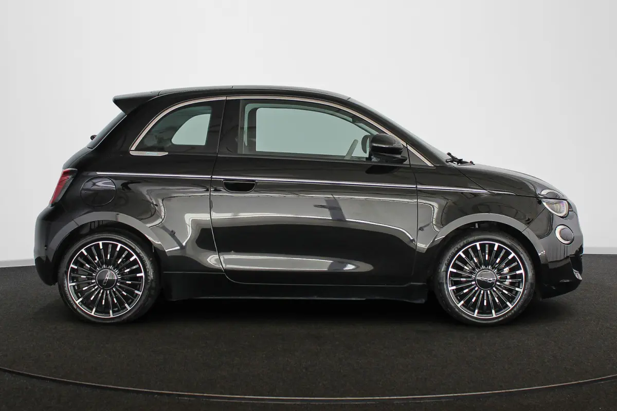 La Prima 42 kWh Pano Leder Stoelverwarming JBL Camera Apple CarPlay