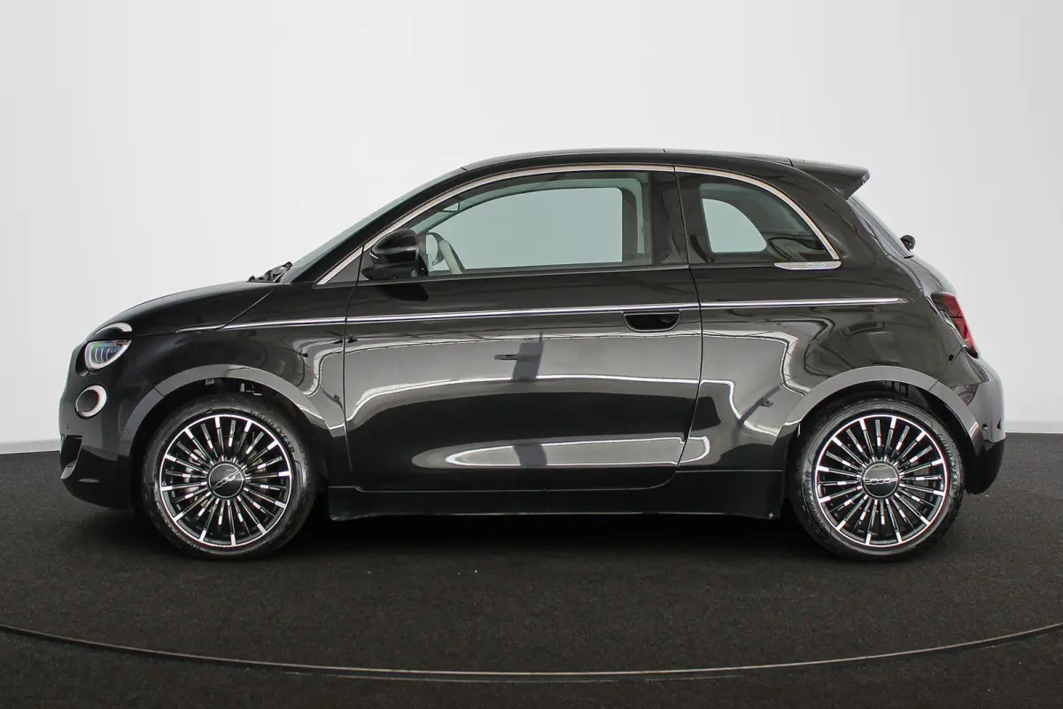 La Prima 42 kWh Pano Leder Stoelverwarming JBL Camera Apple CarPlay