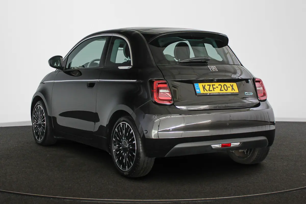 La Prima 42 kWh Pano Leder Stoelverwarming JBL Camera Apple CarPlay
