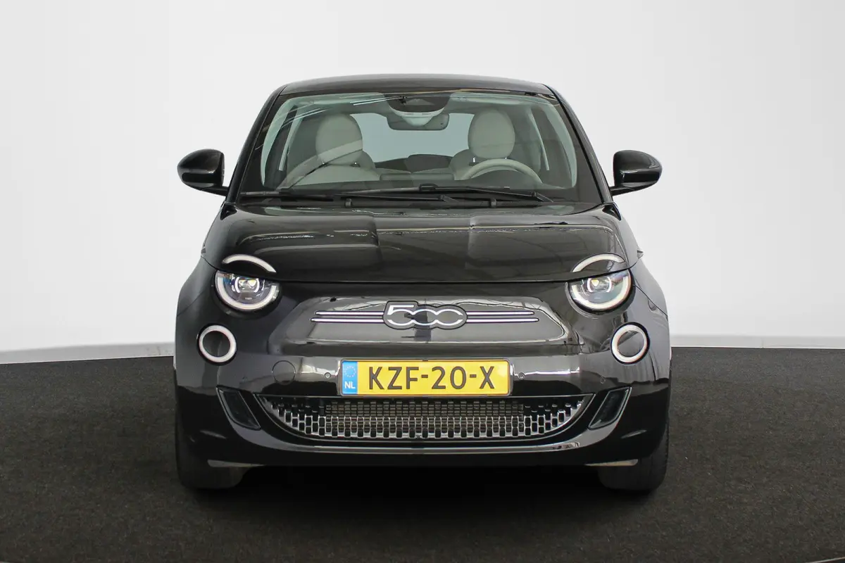 La Prima 42 kWh Pano Leder Stoelverwarming JBL Camera Apple CarPlay
