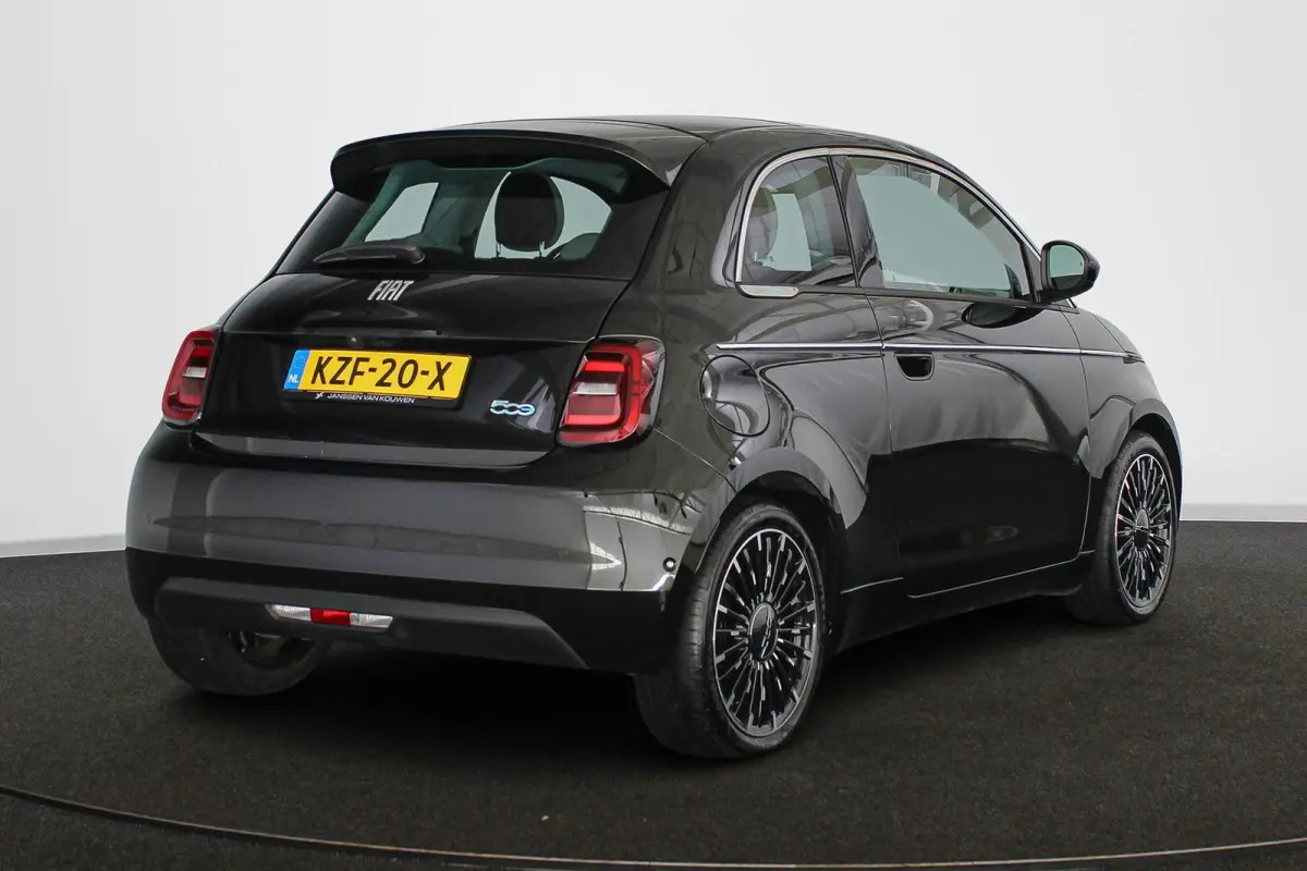 La Prima 42 kWh Pano Leder Stoelverwarming JBL Camera Apple CarPlay