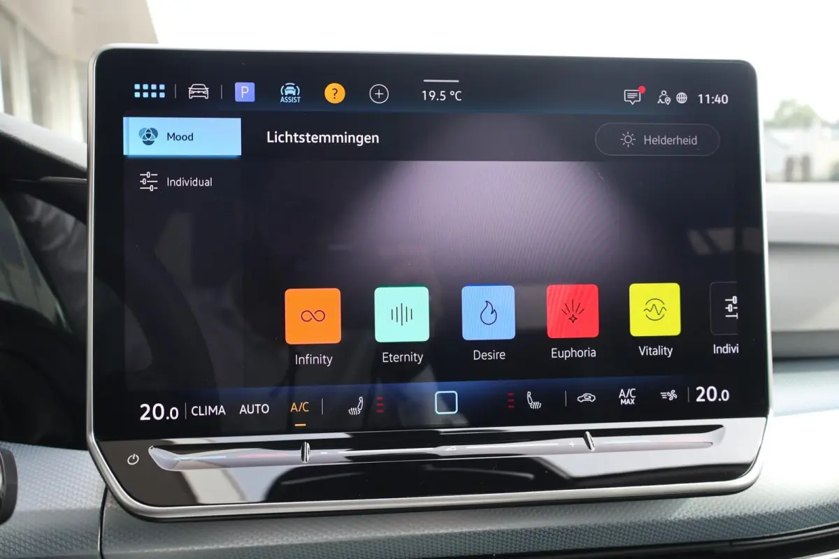 1.5 eTSI 150pk DSG Life Edition | Trekhaak | 360 Camera | Side Assist | Navigatie | PDC