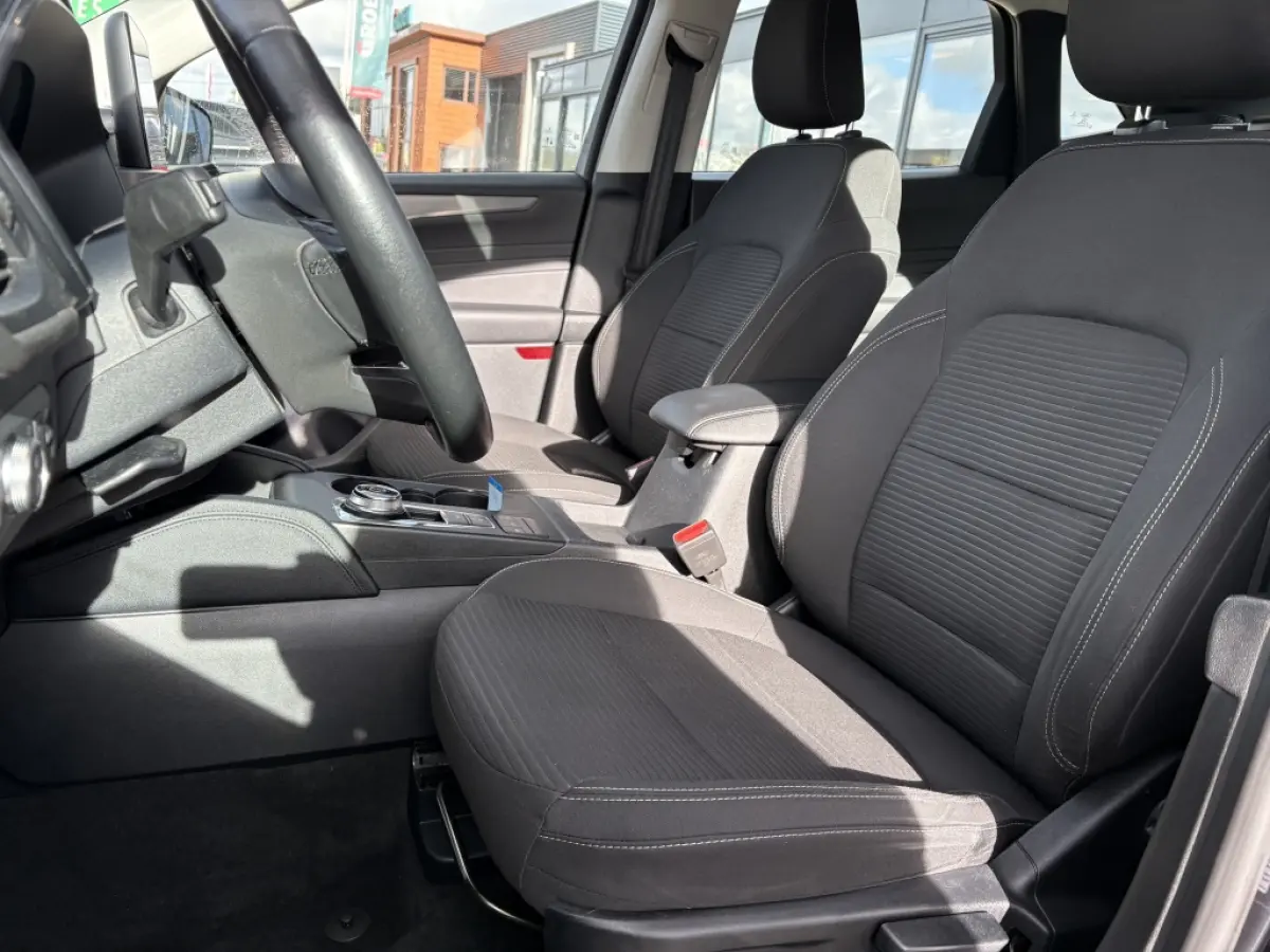 2.5 PHEV Titanium