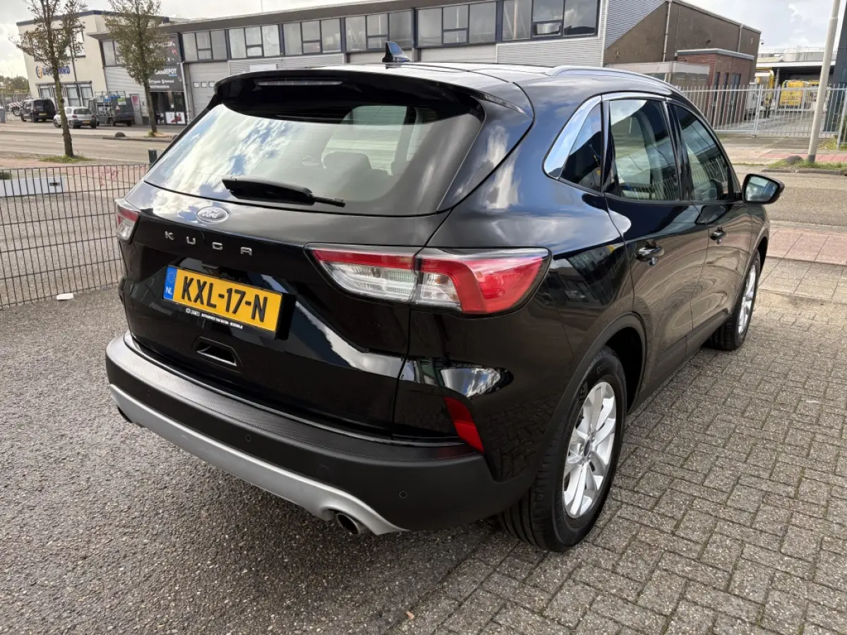 2.5 PHEV Titanium