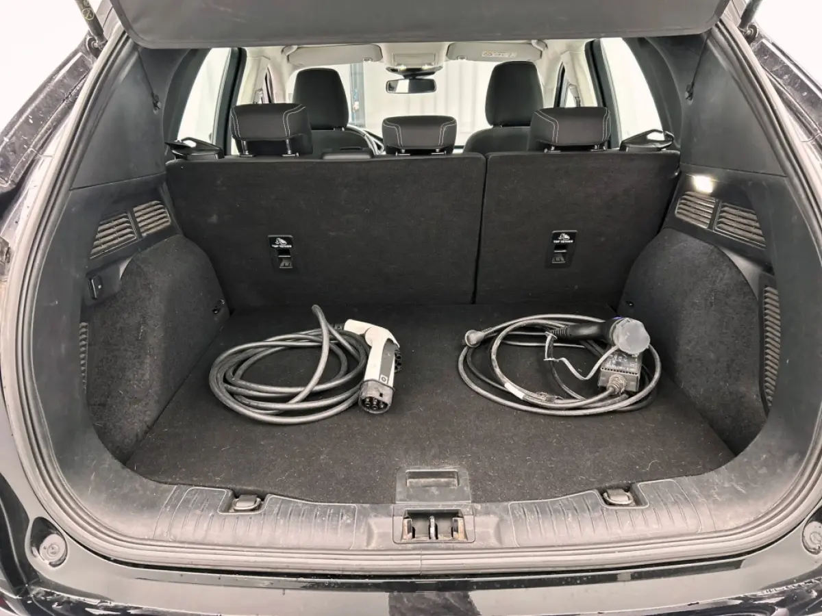 2.5 PHEV Titanium