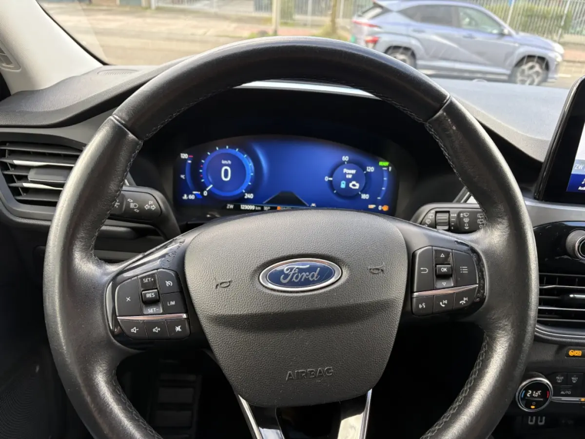 2.5 PHEV Titanium