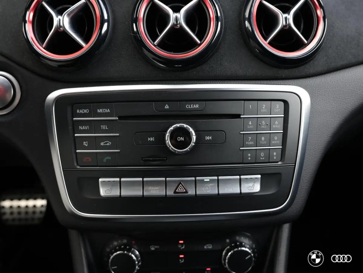 180 AMG EDITION / AMBIENTE / CLIMA / PDC / LEDER/STOF / 18"