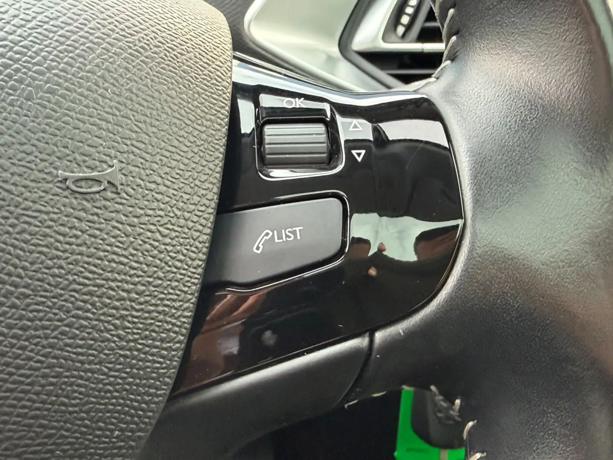 1.2 PureTech Executive|2e Eigenaar|Distributie vv in 2026|Navi|Pano|Carplay|Climate|Cruise|PDC|LMV|Isofix|NieuweAPK