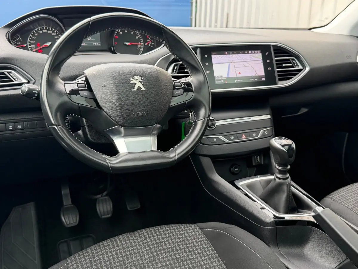 1.2 PureTech Executive|2e Eigenaar|Distributie vv in 2026|Navi|Pano|Carplay|Climate|Cruise|PDC|LMV|Isofix|NieuweAPK