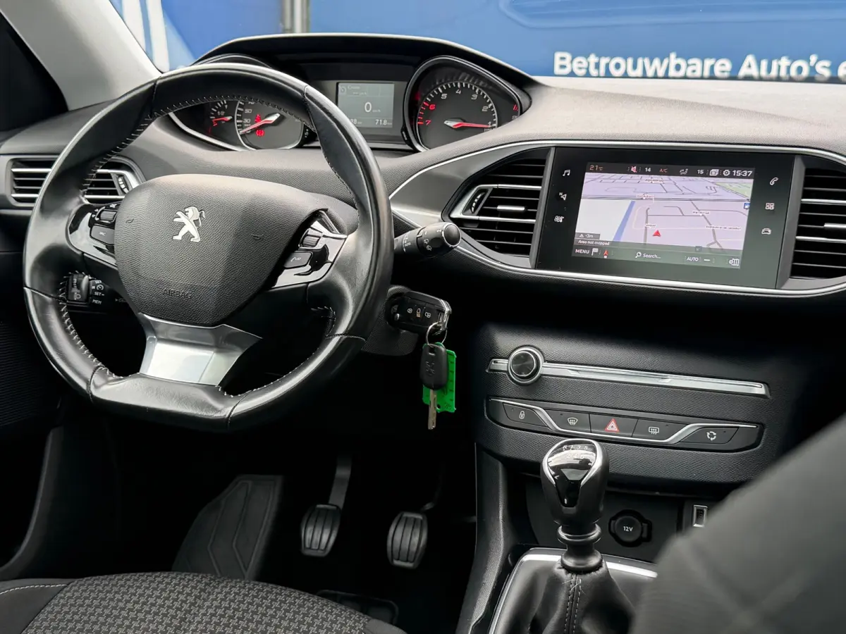 1.2 PureTech Executive|2e Eigenaar|Distributie vv in 2026|Navi|Pano|Carplay|Climate|Cruise|PDC|LMV|Isofix|NieuweAPK