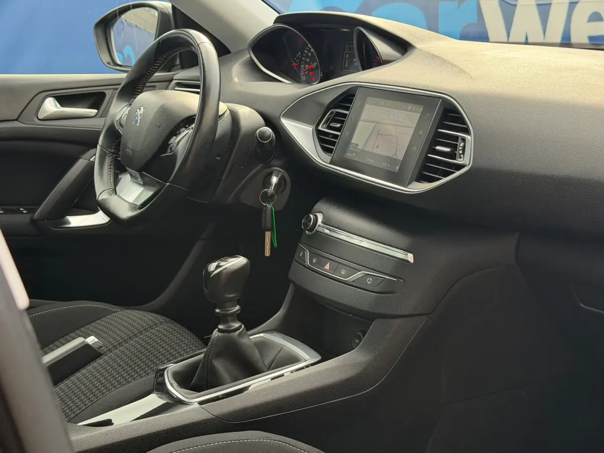 1.2 PureTech Executive|2e Eigenaar|Distributie vv in 2026|Navi|Pano|Carplay|Climate|Cruise|PDC|LMV|Isofix|NieuweAPK