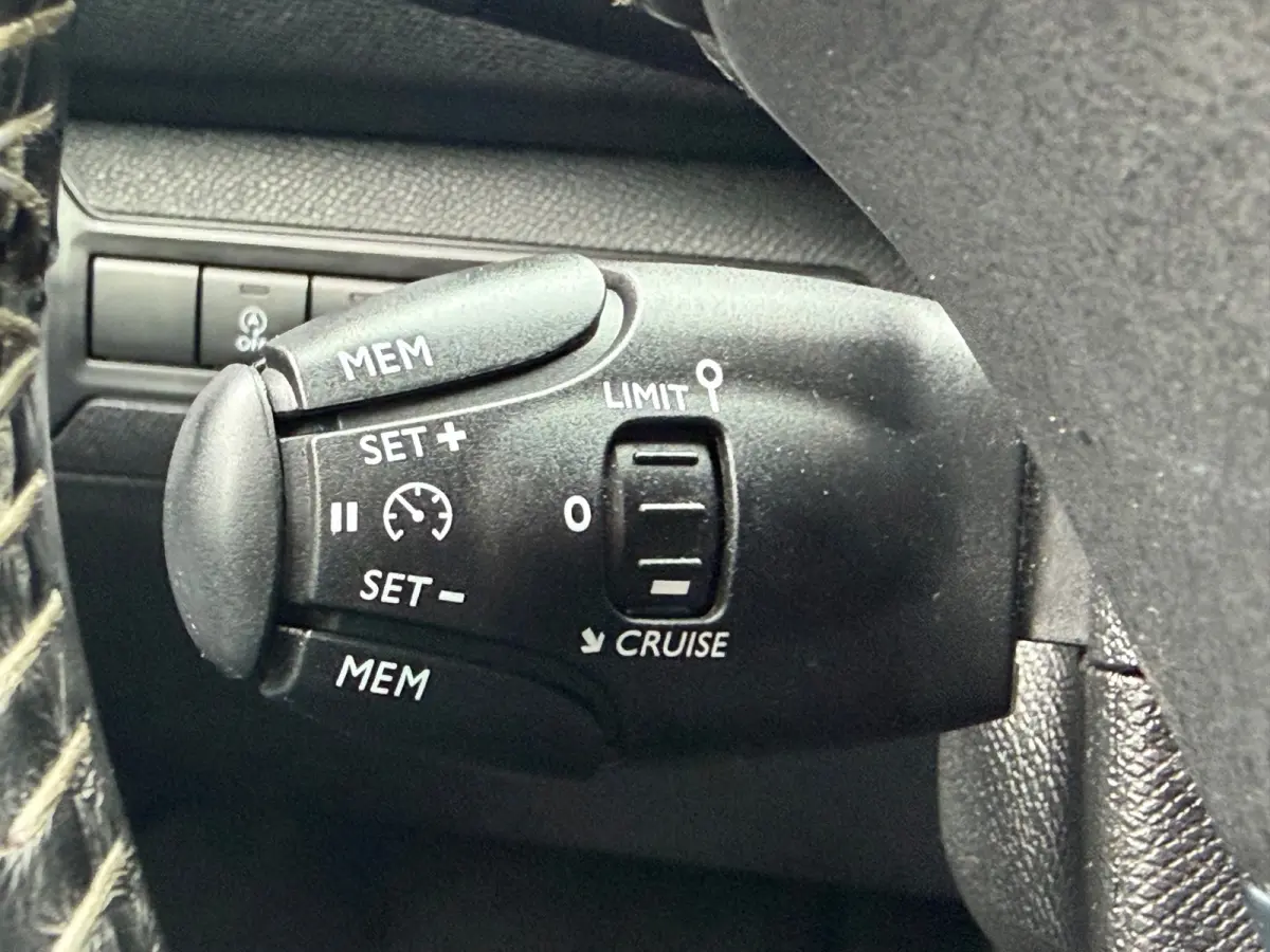 1.2 PureTech Executive|2e Eigenaar|Distributie vv in 2026|Navi|Pano|Carplay|Climate|Cruise|PDC|LMV|Isofix|NieuweAPK
