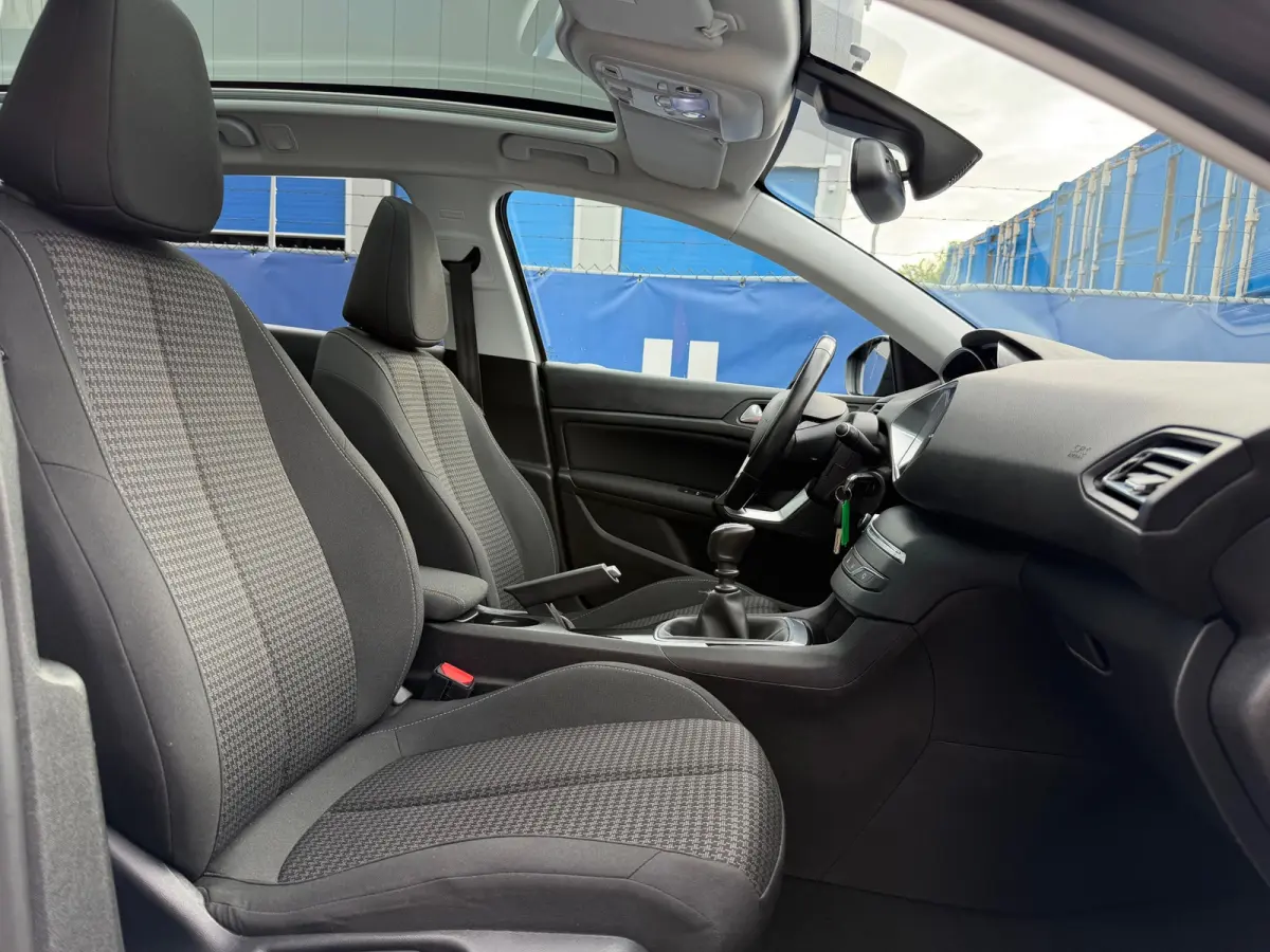 1.2 PureTech Executive|2e Eigenaar|Distributie vv in 2026|Navi|Pano|Carplay|Climate|Cruise|PDC|LMV|Isofix|NieuweAPK