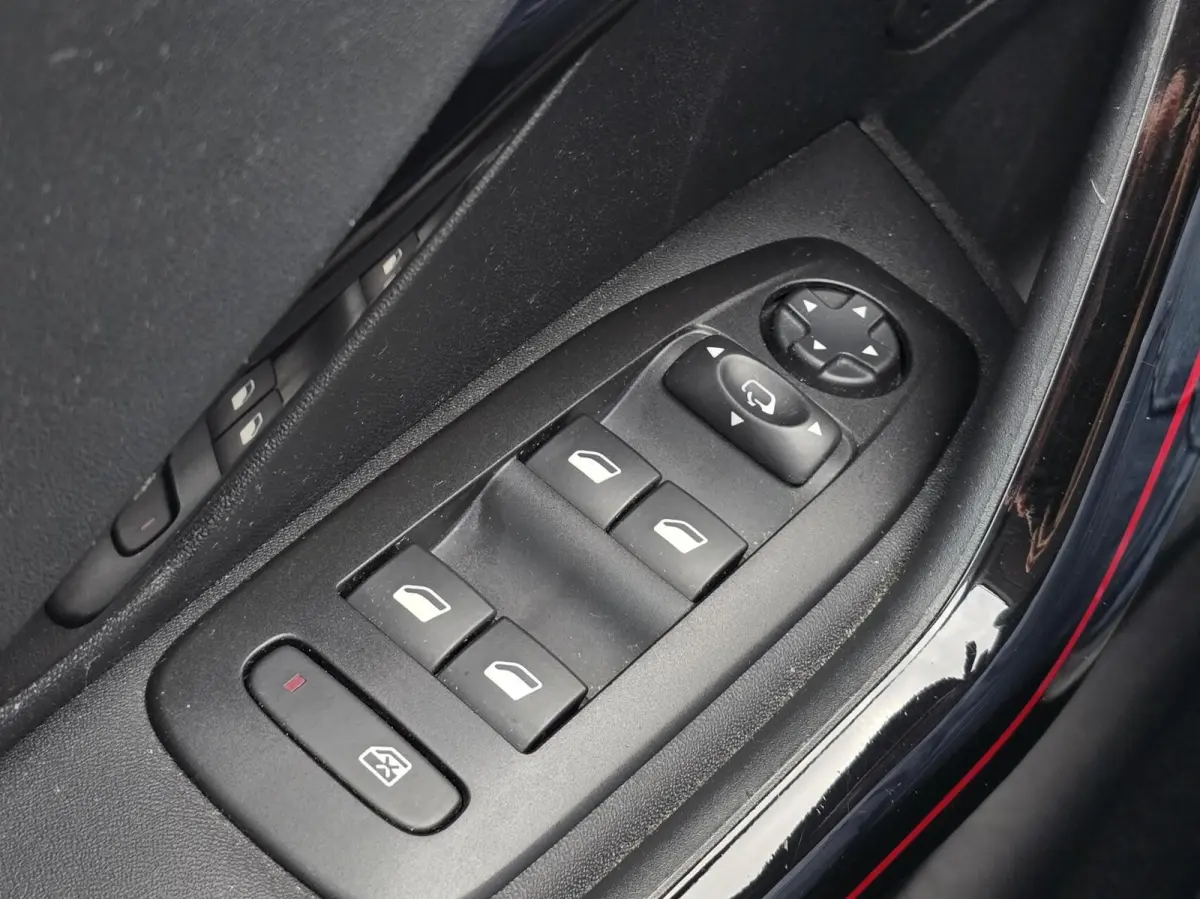 1.2 PureTech GT-Line Automaat Navi/Carplay/LMV