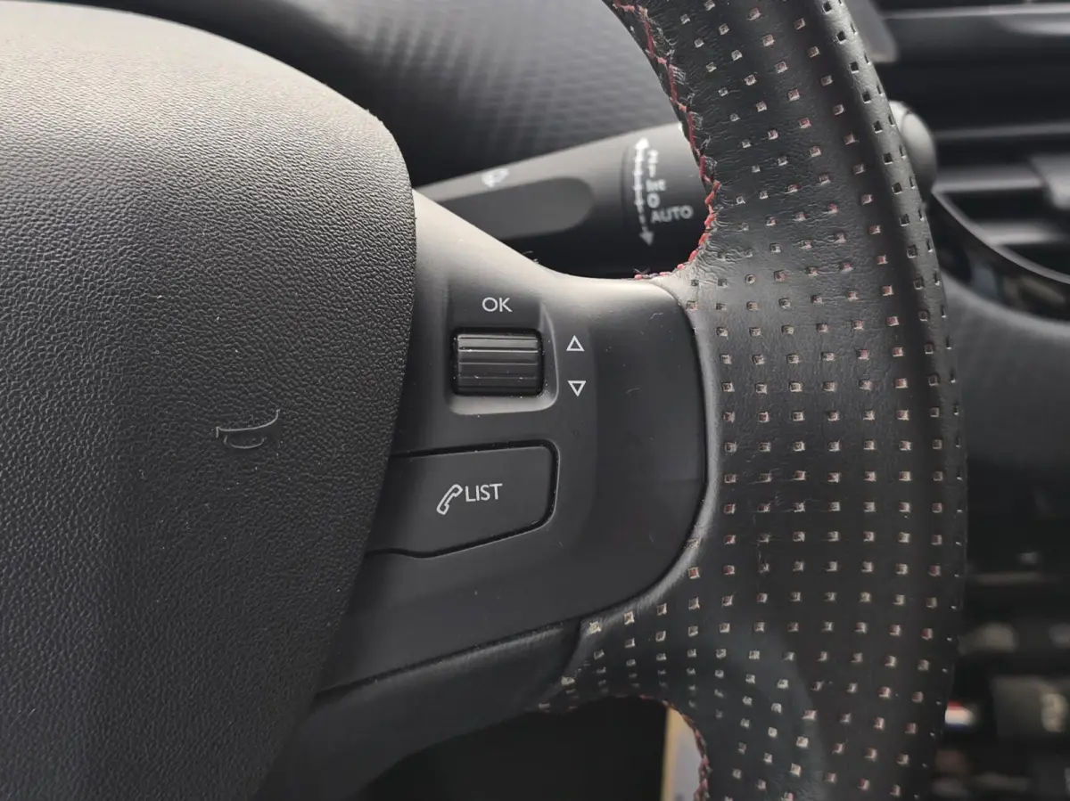 1.2 PureTech GT-Line Automaat Navi/Carplay/LMV
