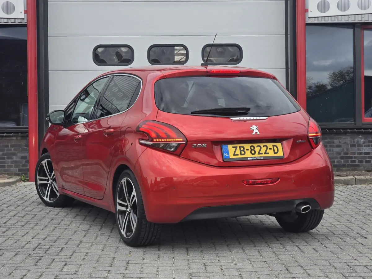 1.2 PureTech GT-Line Automaat Navi/Carplay/LMV