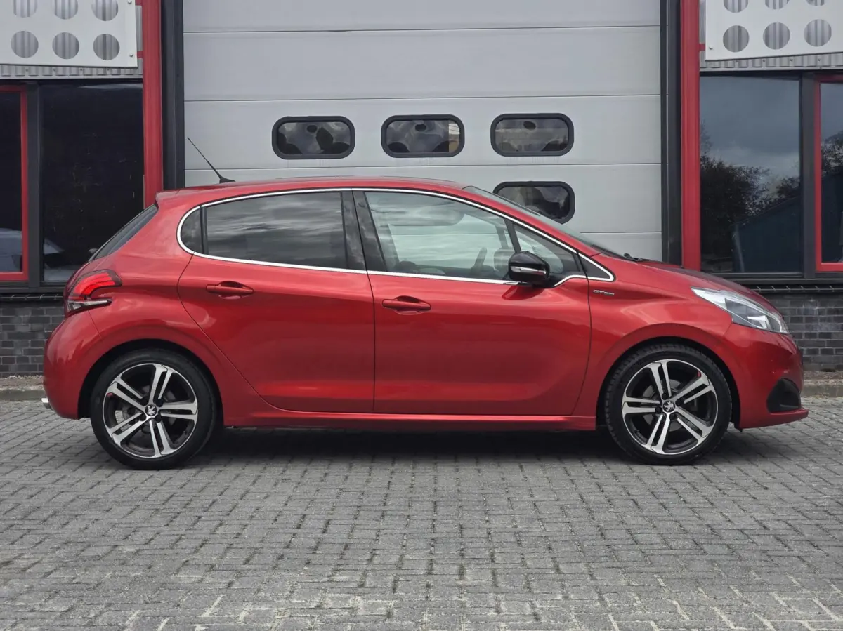 1.2 PureTech GT-Line Automaat Navi/Carplay/LMV