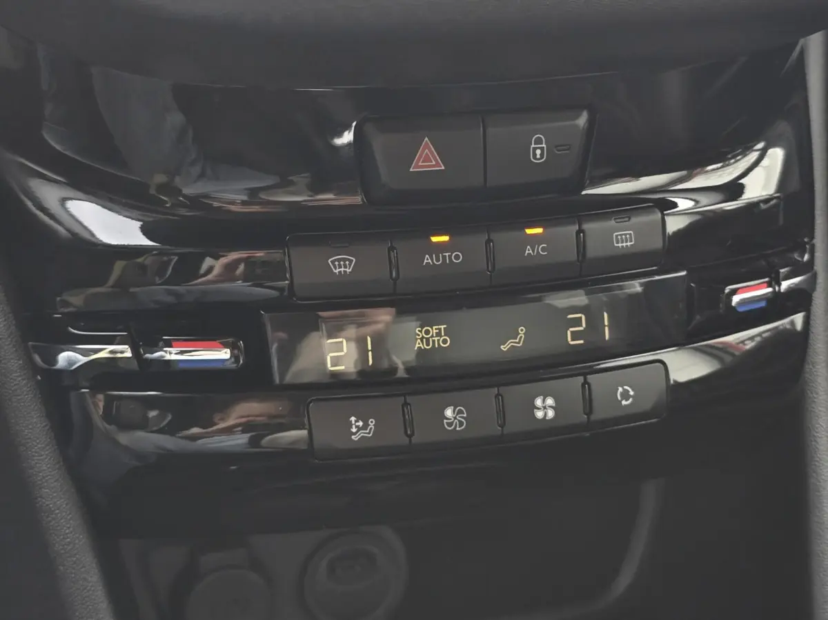 1.2 PureTech GT-Line Automaat Navi/Carplay/LMV