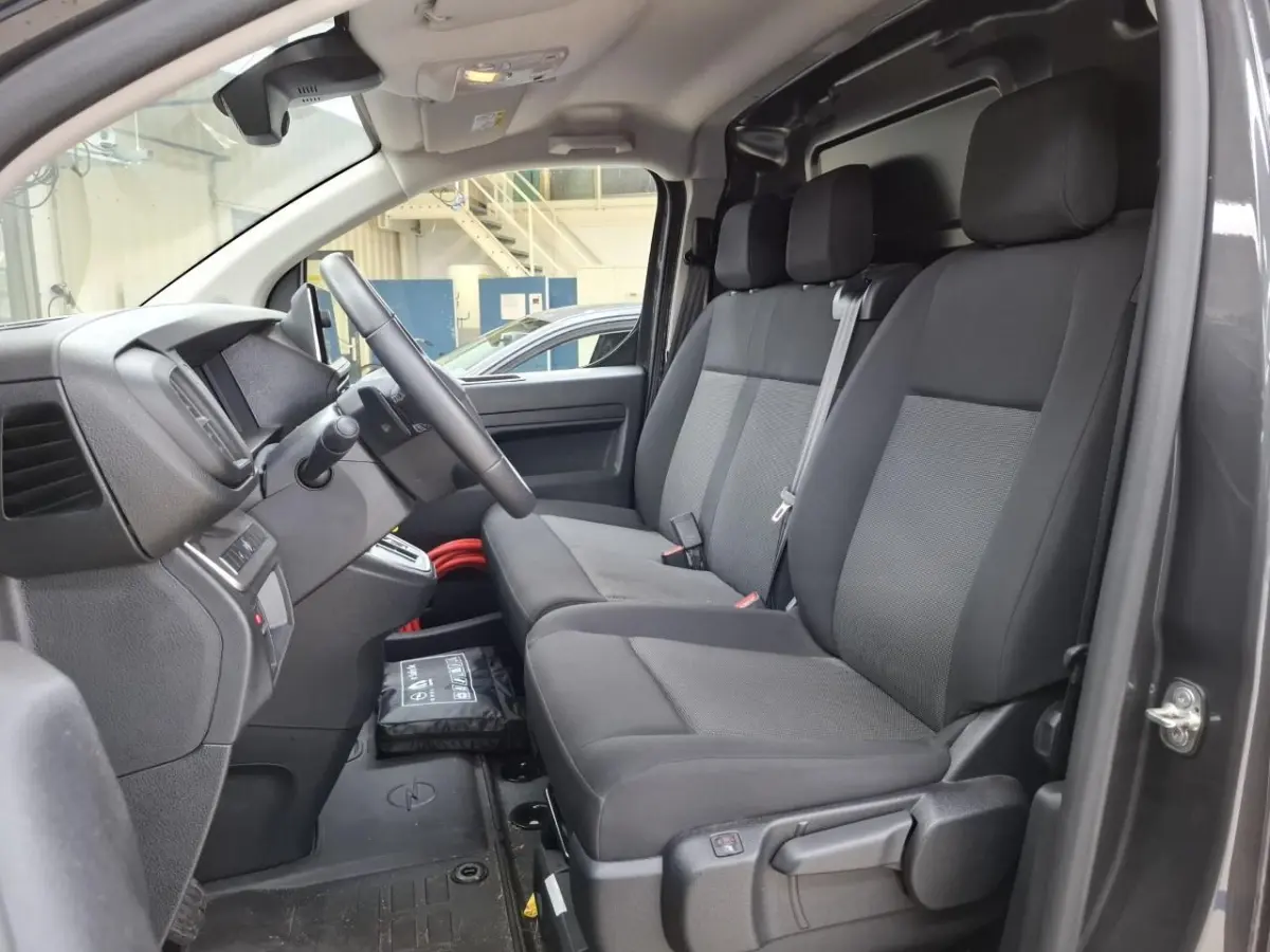 Electric L2 75 kWh | 11 kW boordlader | Comfort Pakket | Elektrisch bedienbare en verwarmde buitenspiegels